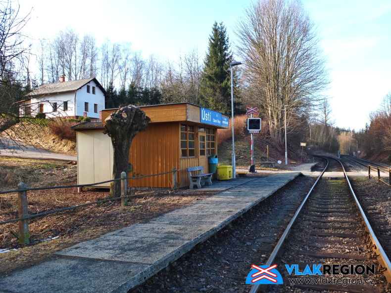 Zastávka Ústí u Staré Paky