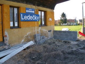 Zastávka Ledečky